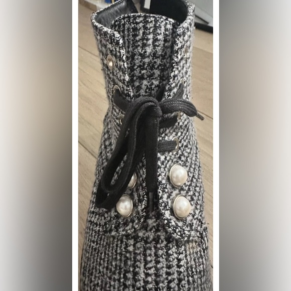 CHANEL 20B Tweed Fabric Cap Toe Pearl Lace Up Ankle Bootie Boots Shoes - Picture 8 of 12
